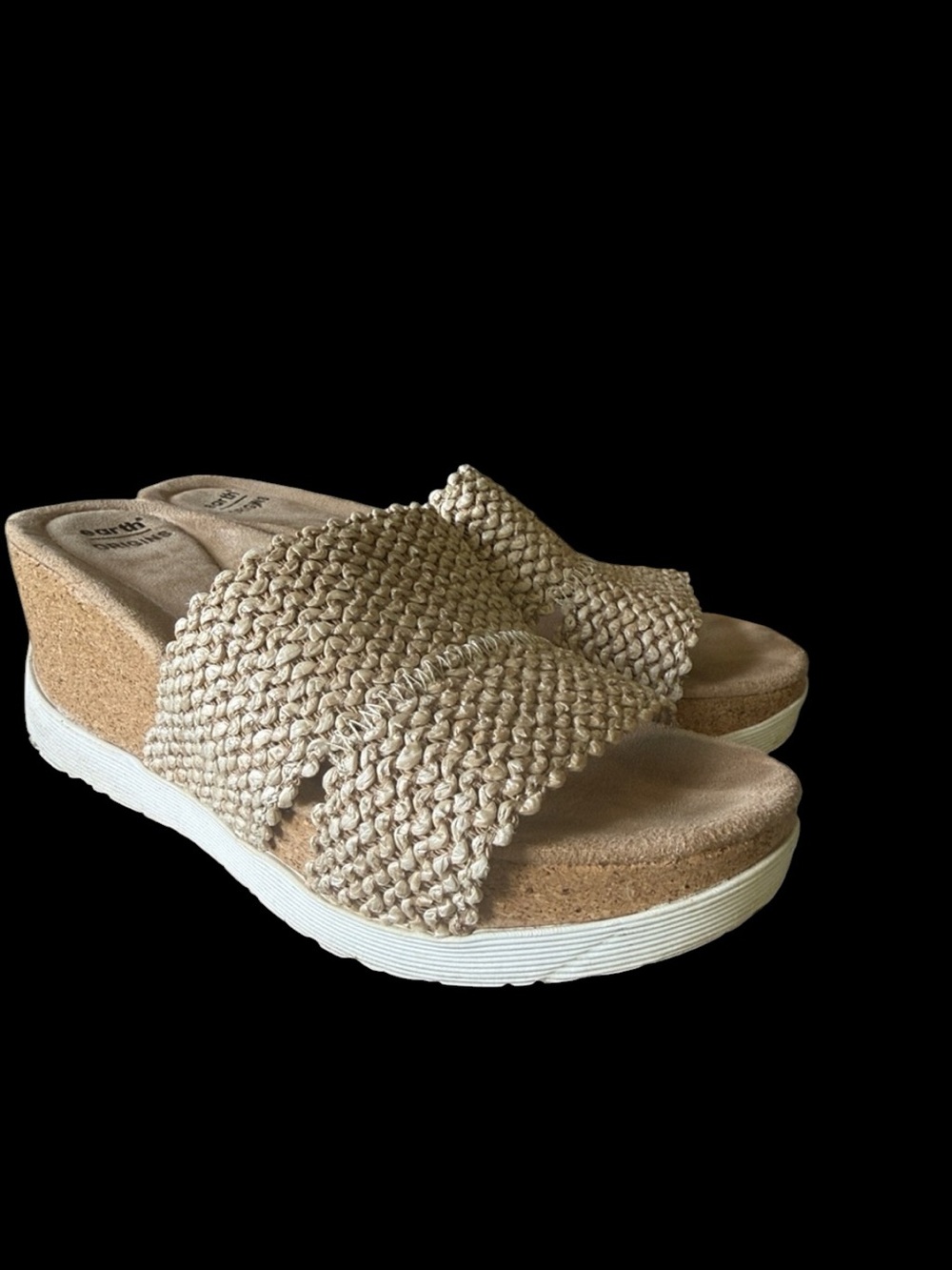 EARTH ORIGINS ladies 7 1/2 slip on wedge sand sandals excellent condition CLEAN